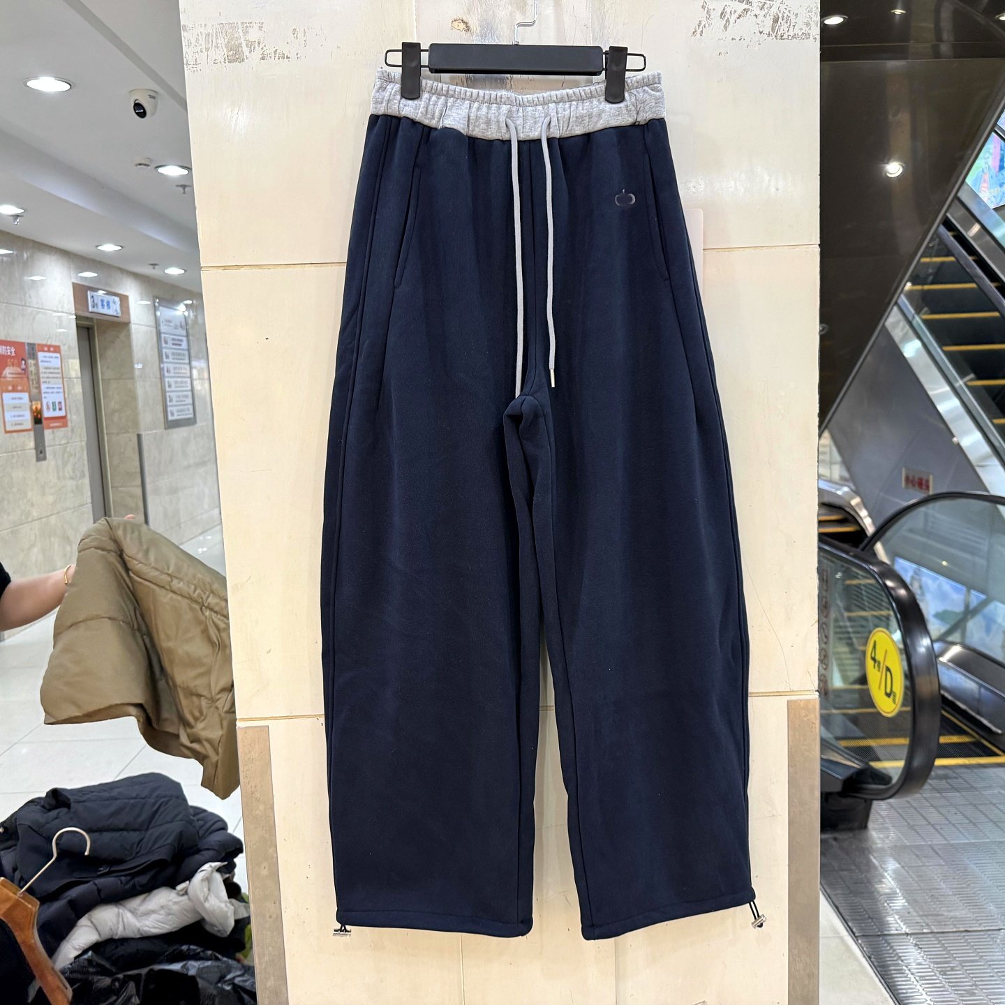 H6605撞色松紧腰加绒弯刀裤