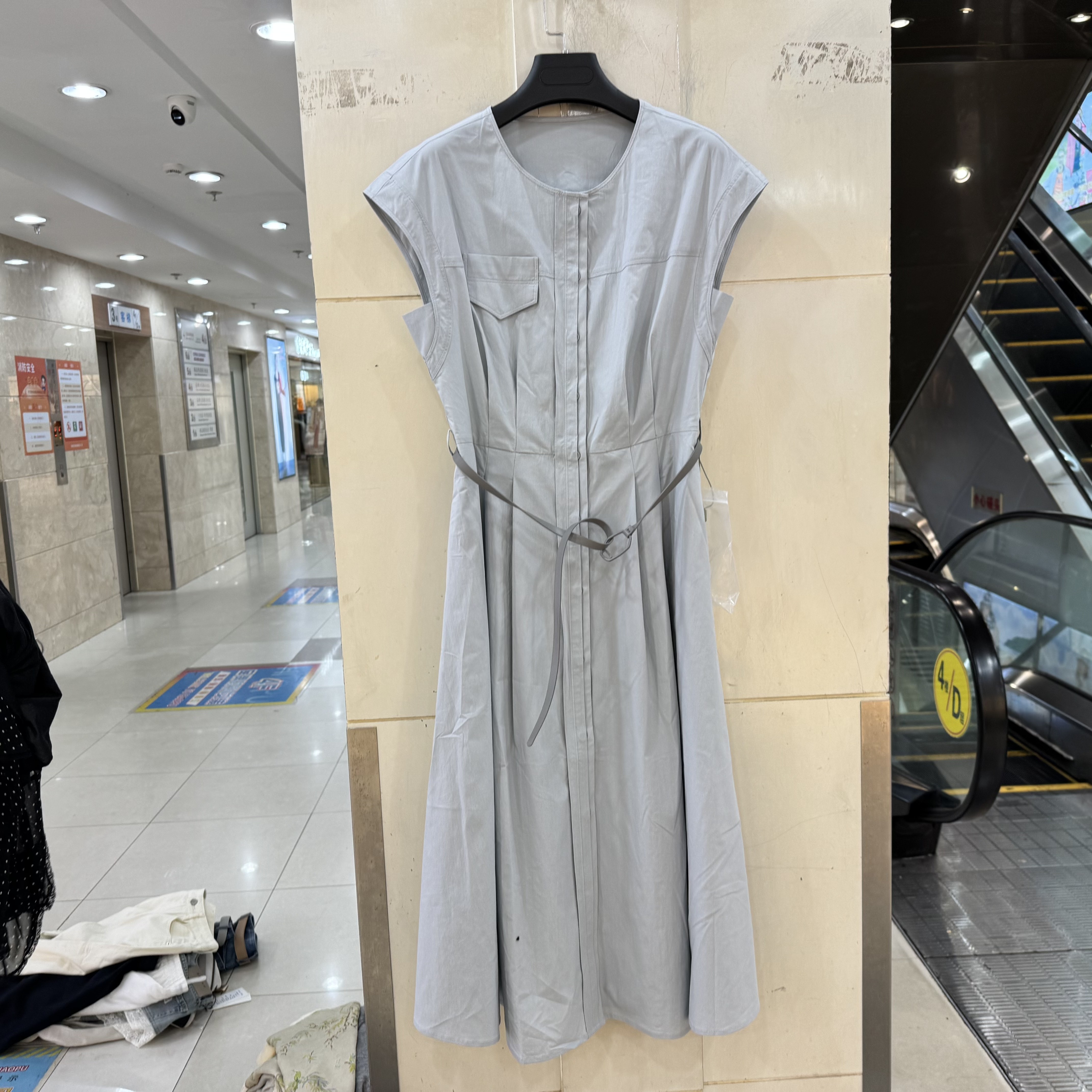 33-3610 单排扣腰带收腰飞飞袖圆领气质中长连衣裙欧货夏装正品