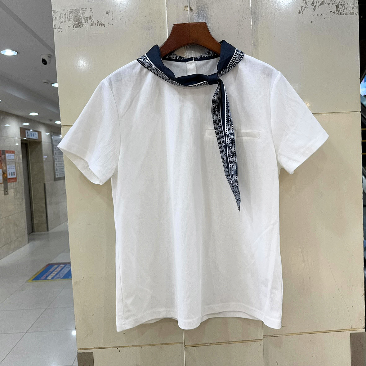 37072 复古花色丝巾领设计感减龄短袖T恤小衫上衣欧货夏装正品女