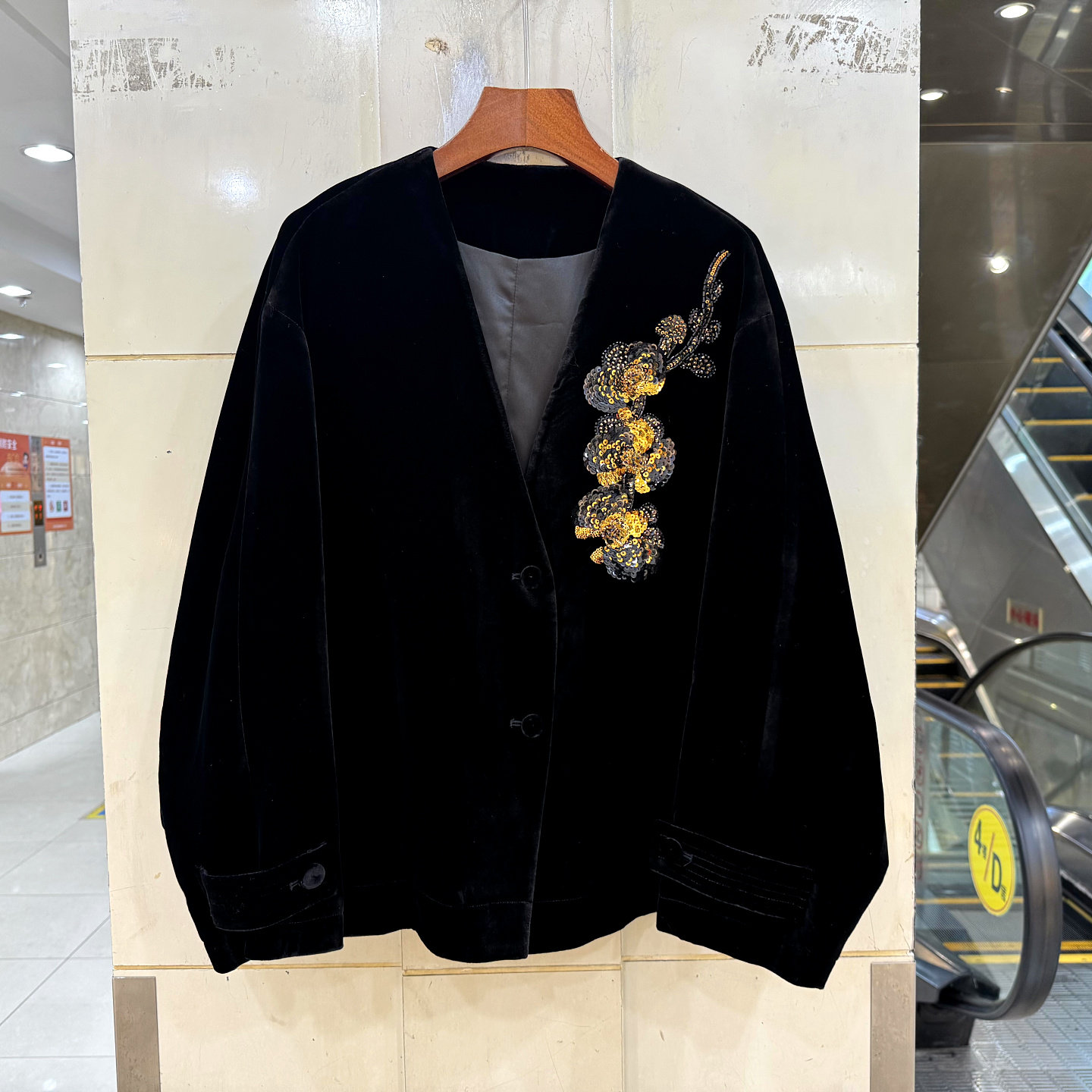 76278 重工钉珠亮片花朵两粒扣V领高端一手长桑蚕丝丝绒外套秋装
