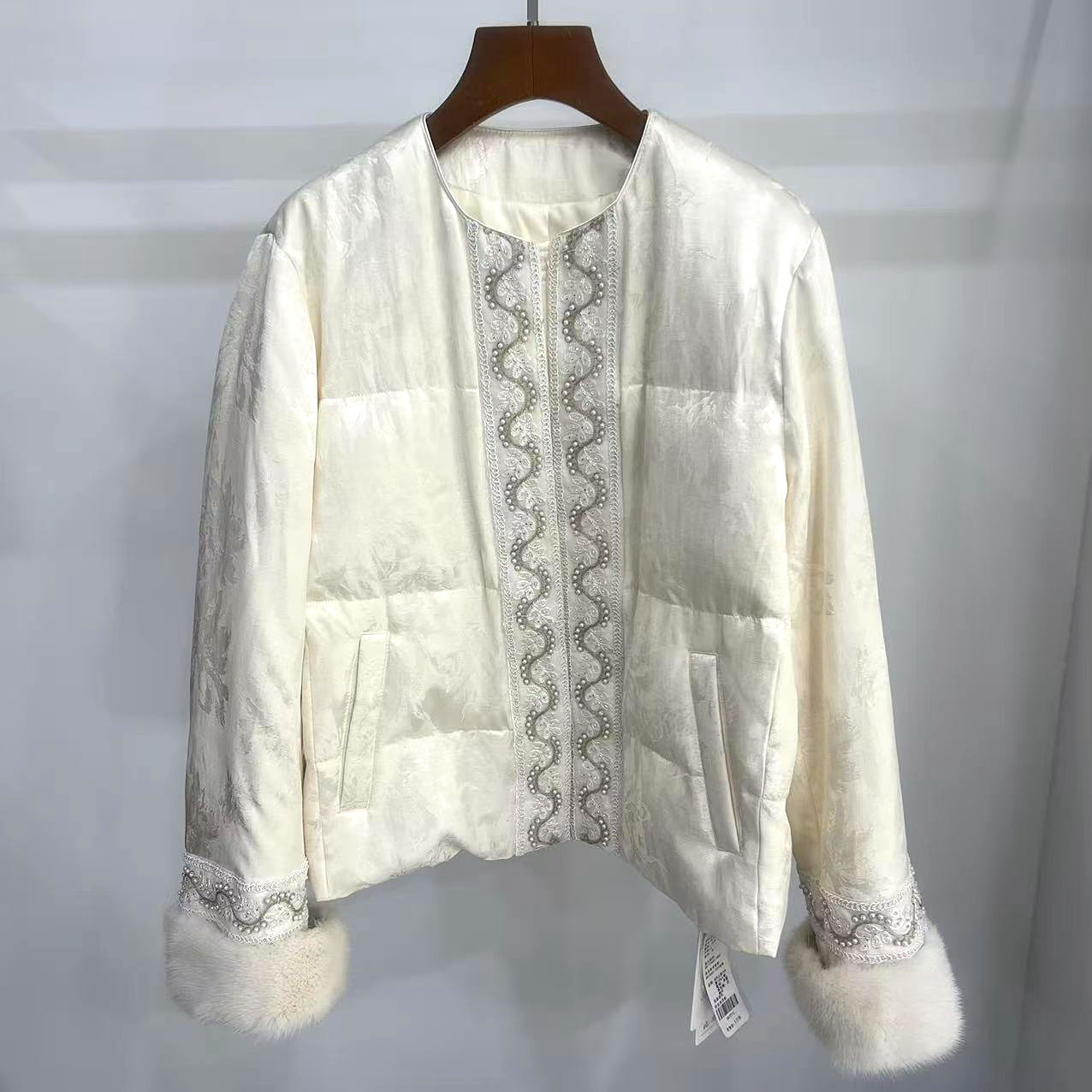 BLT265-BE283水貂毛袖口鹅绒服