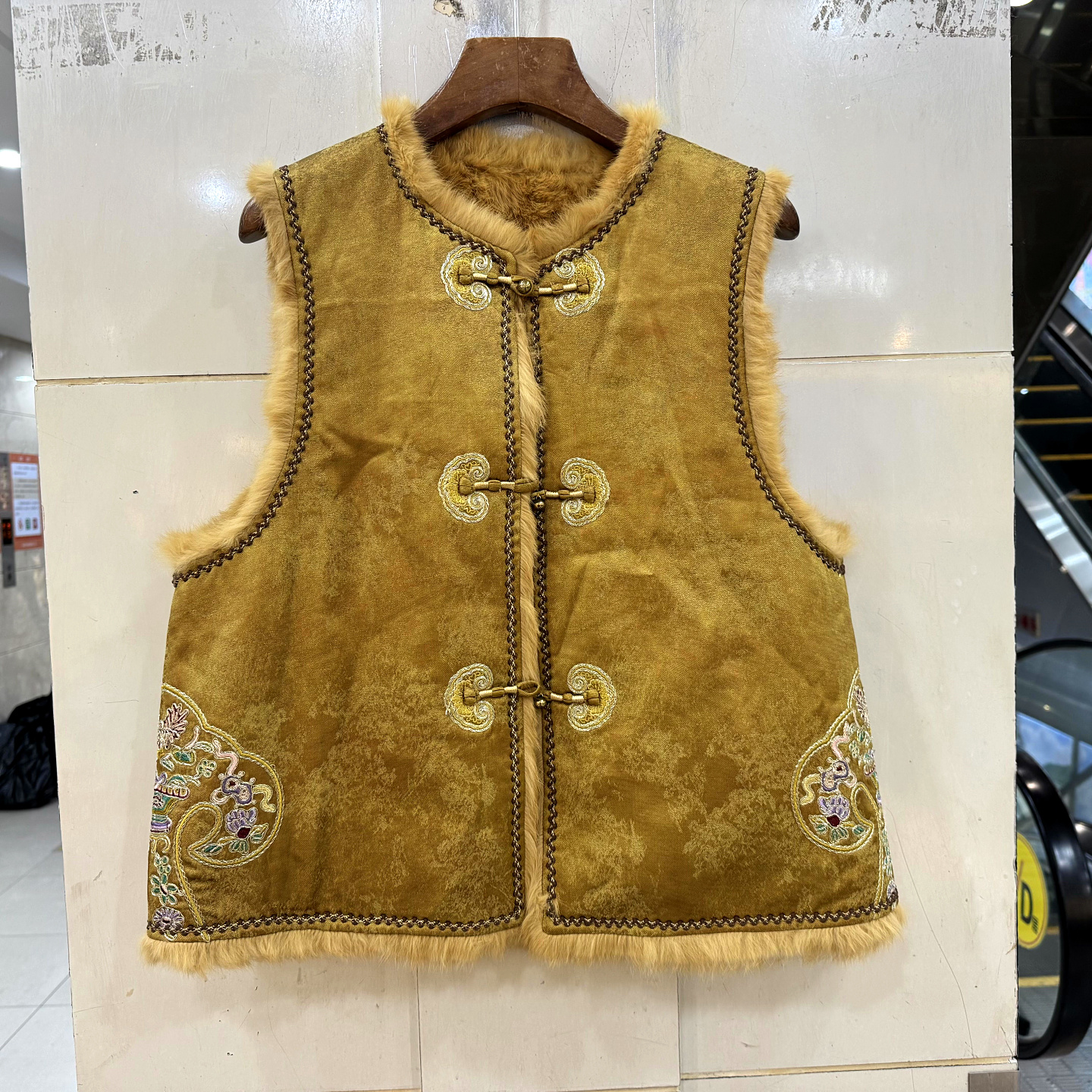 66119两面穿皮草马甲外套女