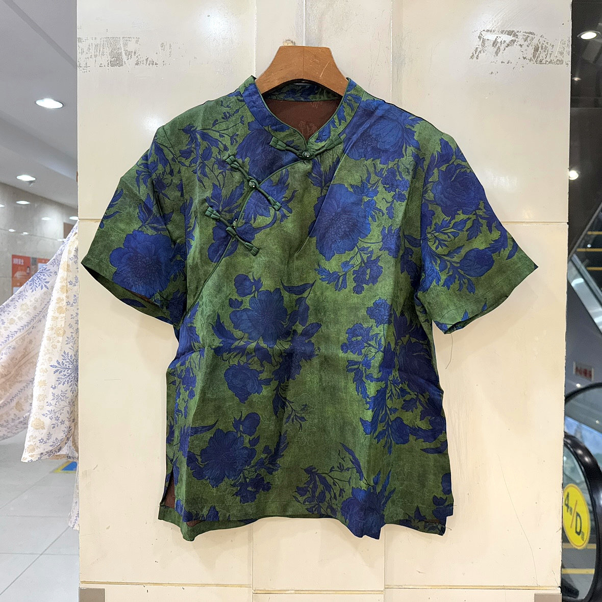 8895 斜门禁盘扣立领复古玫瑰大花洋气国风短装人丝香云纱衬衫夏