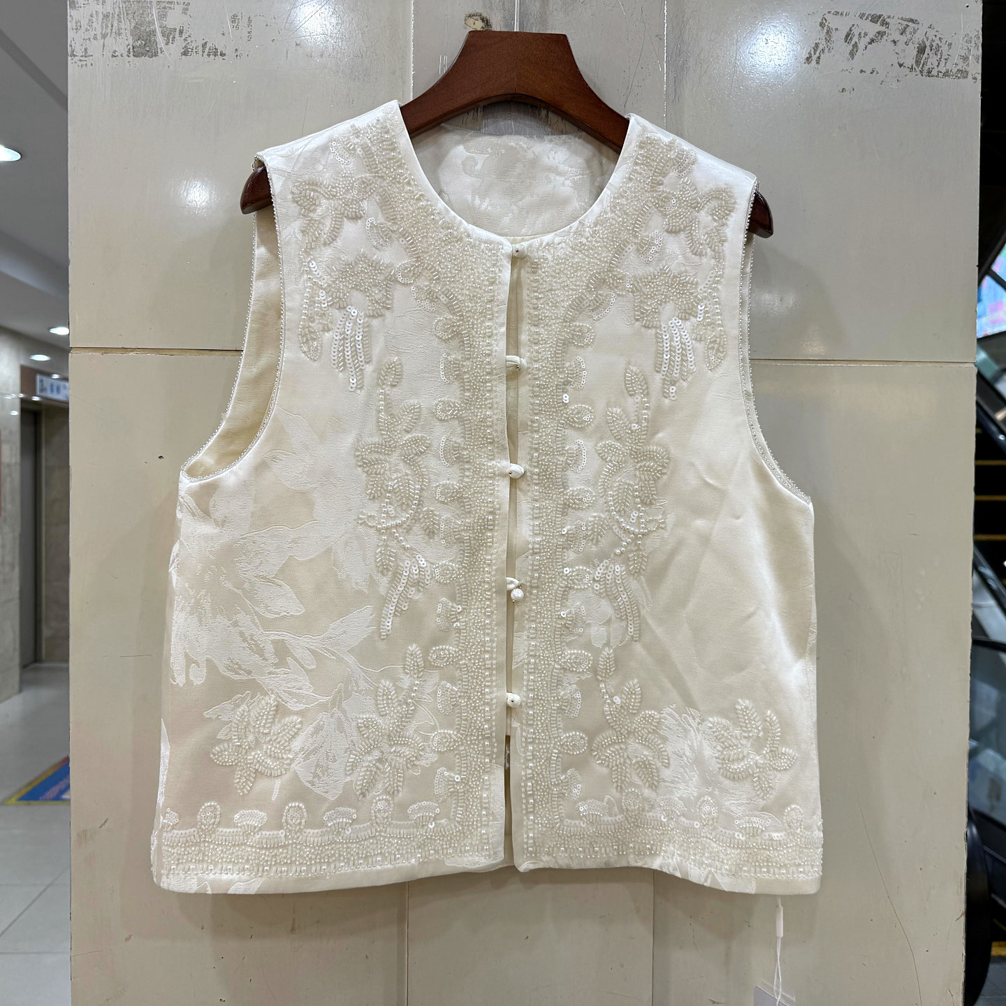 85311 时尚重工钉珠刺绣花珍珠扣圆领人丝轻奢马甲外套欧货春2026,女装/女士精品,马夹,淘宝优惠券,粉丝福利购,淘宝优惠卷