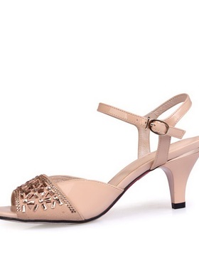 KUUKI高琪OL通勤水钻中跟圆头搭扣猪皮里漆皮牛皮全凉鞋92461