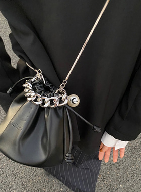 Chaos Monster原创设计包包简约百搭链条水桶包 小众设计斜跨包