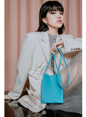 Chaos Monster小众设计包包原创简约牛皮小方包马卡龙色斜挎包女