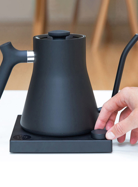 Fellow-配备精准倾倒嘴可变温控LCD屏幕哑光黑电热水壶935.5ml