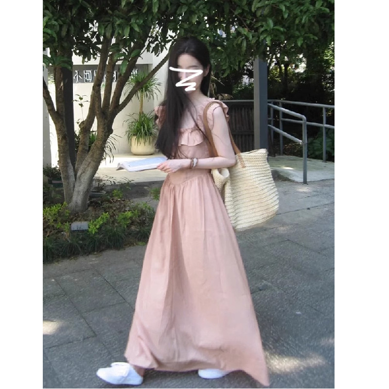 甜美粉色飞飞袖连衣裙子女夏季2025新款方领收腰温柔法式仙女长裙