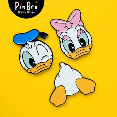 pinbro卡通男女磁吸扣徽章