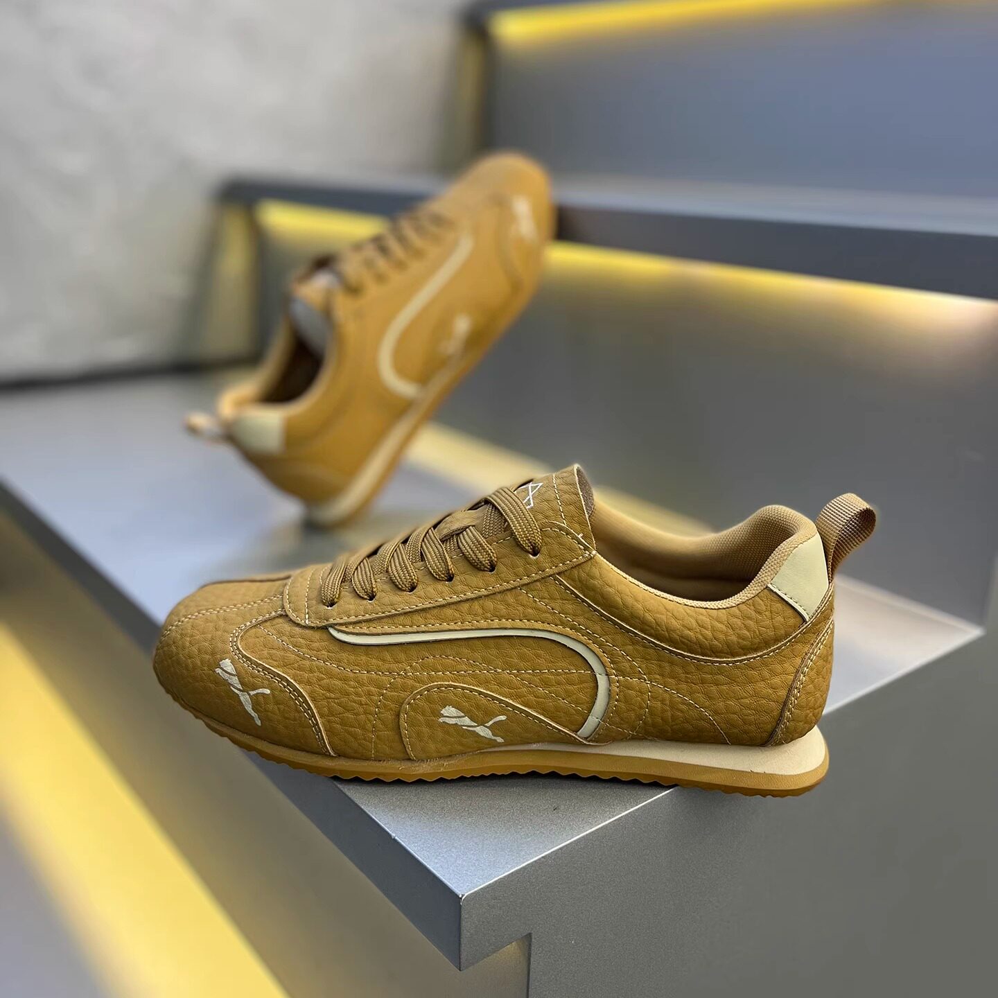 青年复古阿甘鞋男春秋款皮面拼接轻便运动鞋透气防滑学生板鞋,流行男鞋,德训鞋,淘宝优惠券,粉丝福利购,淘宝优惠卷