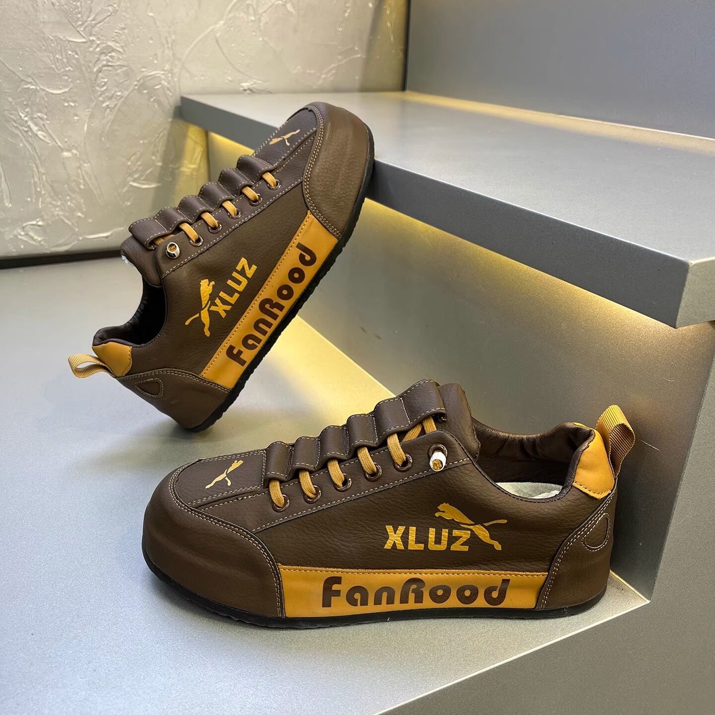 2025新款便捷穿脱休闲板鞋包头皮面拼接工艺加厚防滑鞋底四季实穿