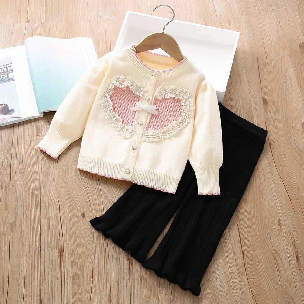女童毛衣套装2024洋气甜美小女孩桃心时髦针织长袖开衫裤子两件套