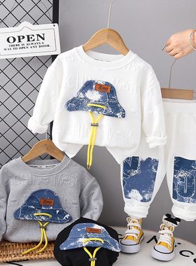 五小七童装2025春秋款新款0-5岁酷男童字母立体抽绳帽子圆领套装