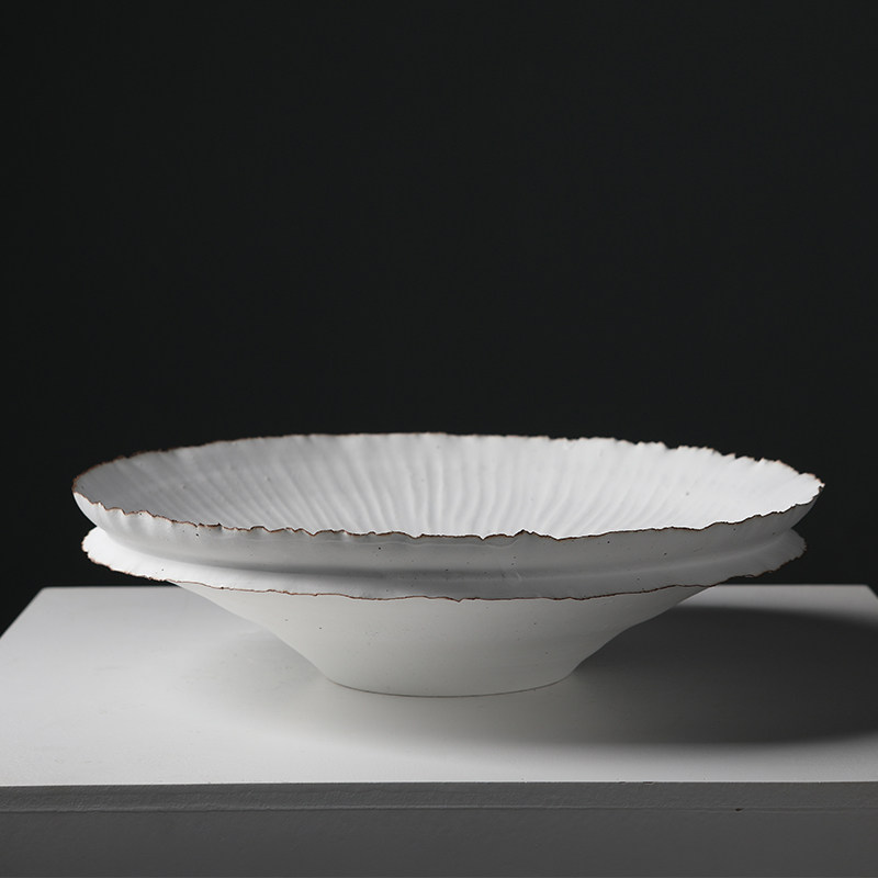 大相莲花 双层花瓣盘摆件 景德镇艺术家手作陶瓷工艺品 极简饰品