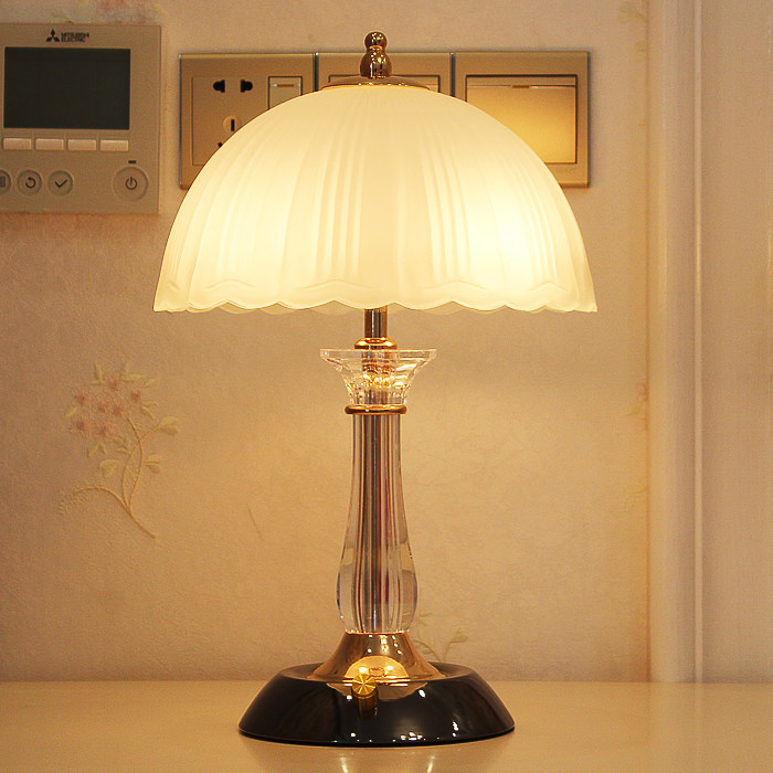 现代简约卧室床头灯温馨创意插电式家用房间起夜可调节亮度小台灯