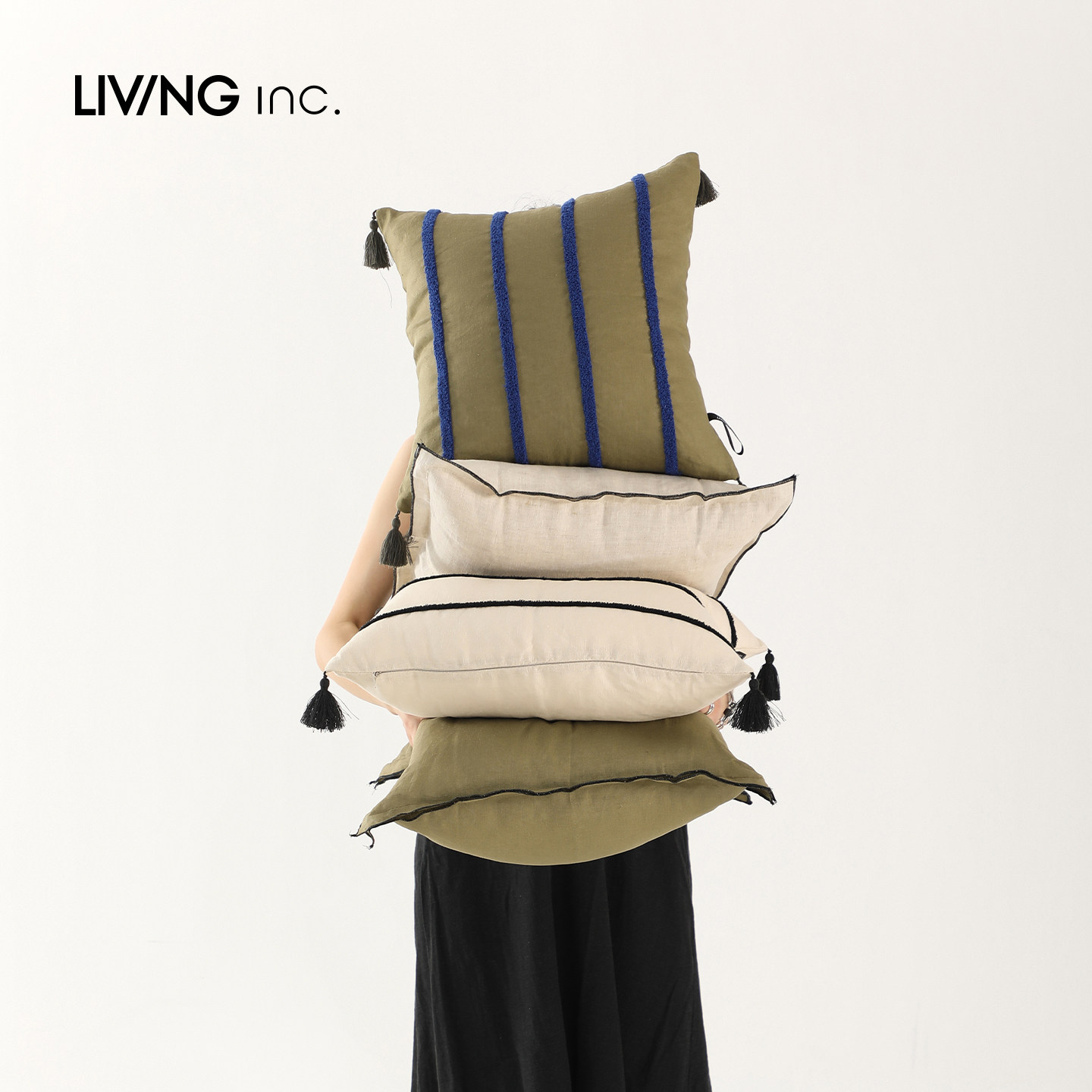 LIVINGinc.雨露亚麻刺绣抱枕图片