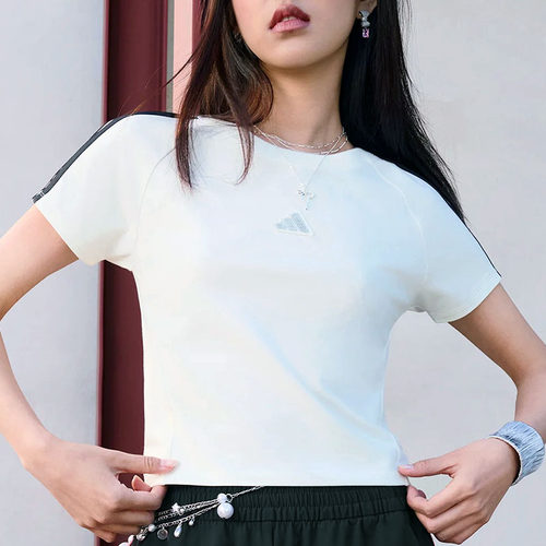 阿迪达斯夏女短袖修身弹力短款