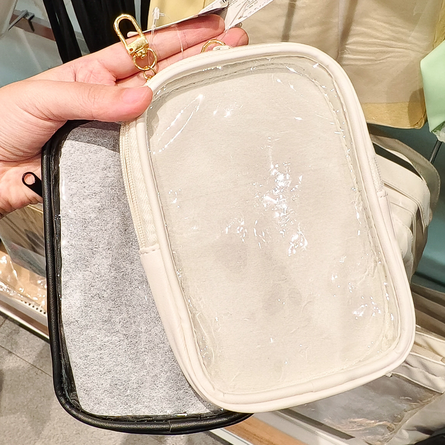 吧唧徽章谷美谷子痛包透明挂件链应援收纳包 日本大创DAISO代购,节庆用品/礼品,创意零钱包,淘宝优惠券,粉丝福利购,淘宝优惠卷