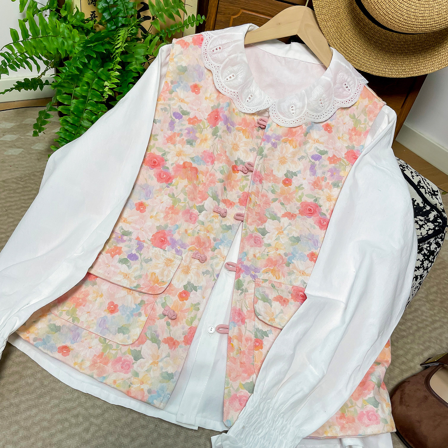 中式国风盘扣纯棉麻马甲女小清新花朵甜美叠穿坎肩日常马夹上衣春