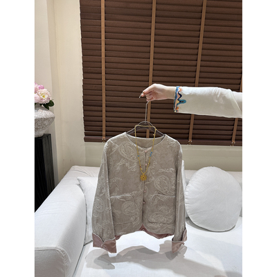 “宠杏里”2025春新中式中国风刺绣圆领外套