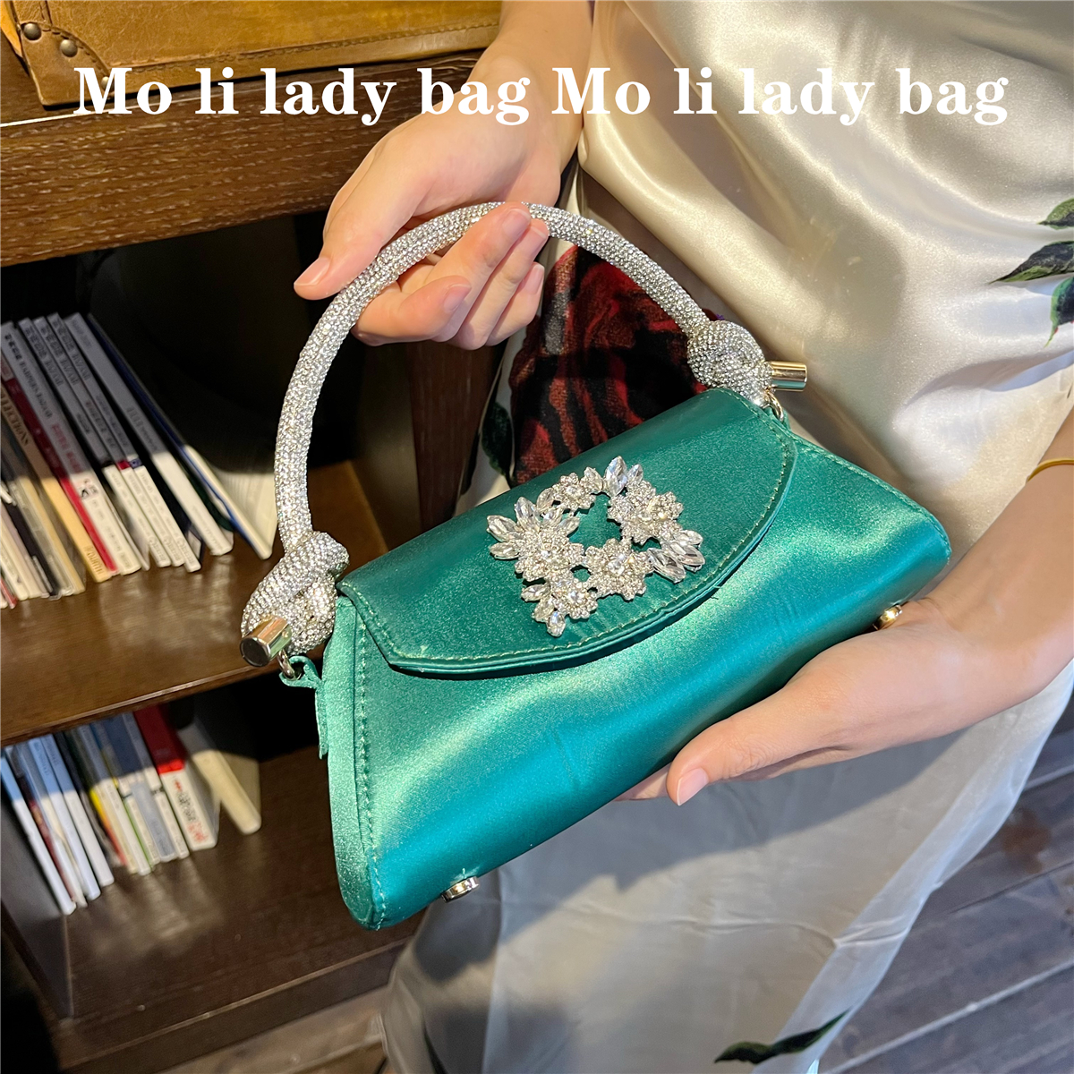 2024新款法式闪亮水钻石月牙梯形方扣手提包宴会丝绸缎面小方包女