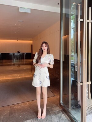 重工镶钻绸缎高级感通勤梅花碎花