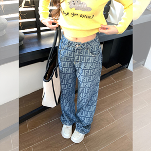 女版 高腰宽松直筒浅蓝色牛仔裤 型超好看 今年流行爆款 钟菲2025新款