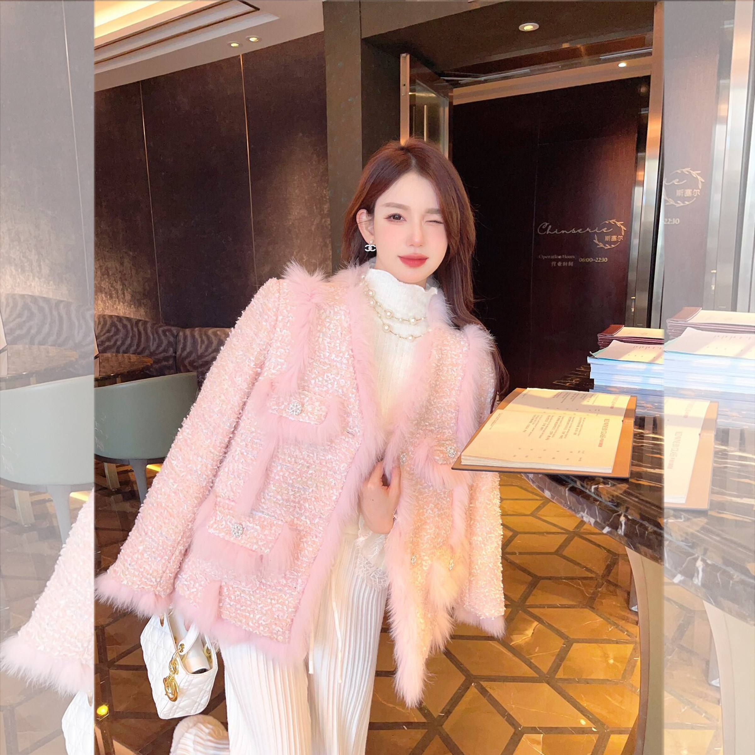 高级小香风轻奢高级彩线外套羽绒