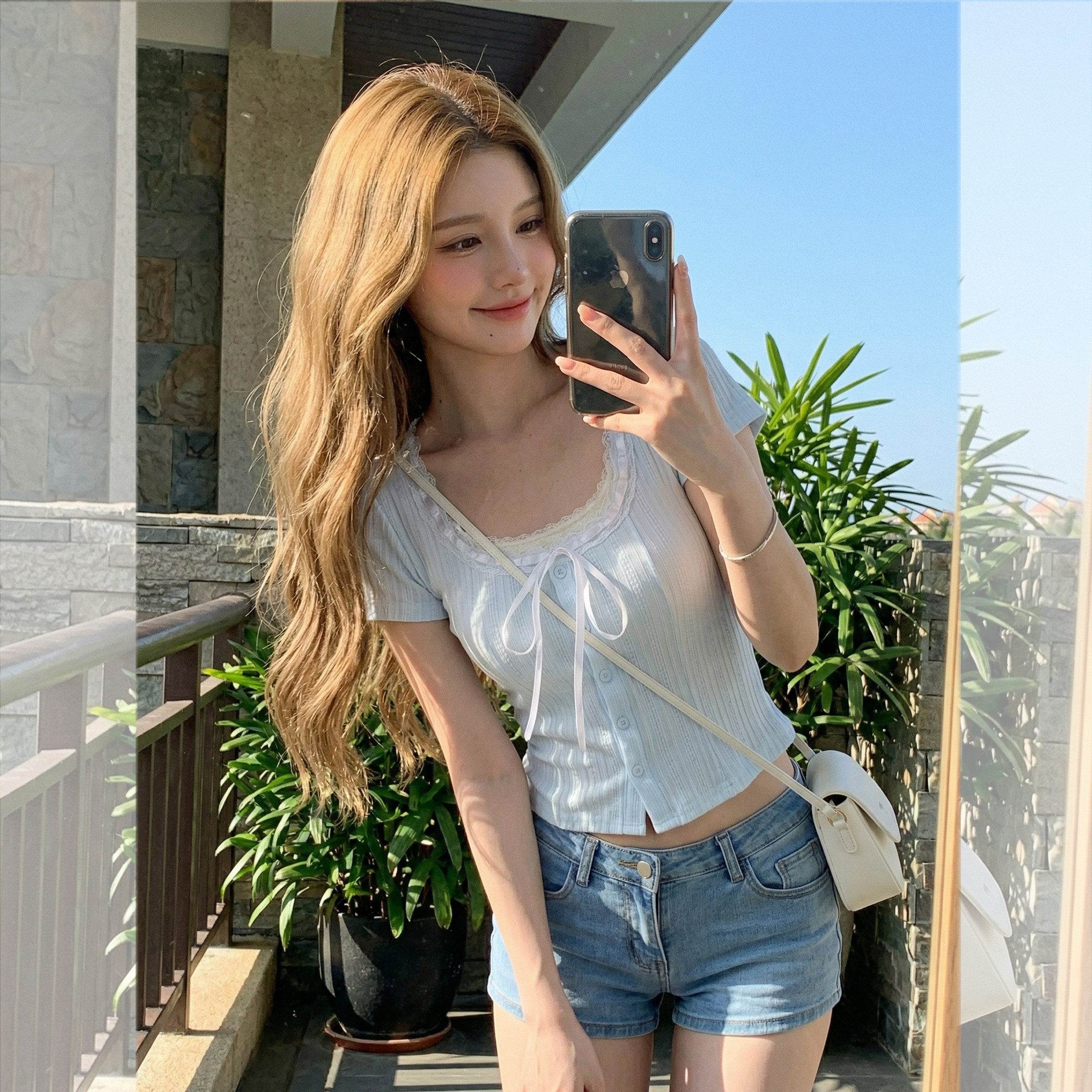 现货钟菲菲设计感U领纯欲短袖t恤女2026新款修身上衣夏独特漂亮