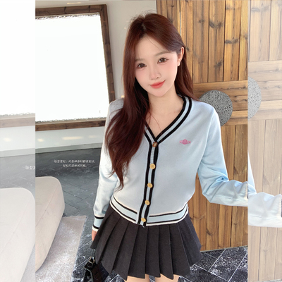 百搭长袖针织开衫刺绣LOGO拼色