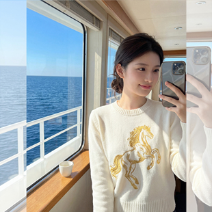 钟菲菲毛衣女款2026新款毛衣高级感刺绣针织衫内搭过年红马年羊毛