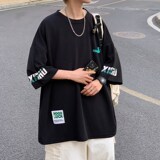 黑色
