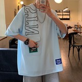 浅蓝色