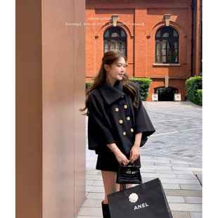 杨小卷 复古千金 大翻领双排扣斗篷大衣短款呢外套黑色毛呢套装女