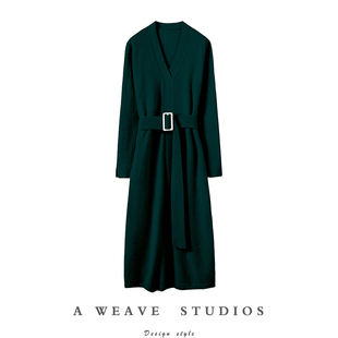 满眼的时尚感！V领纯羊绒连衣裙女羊绒衫中长款毛衣系带开叉秋冬