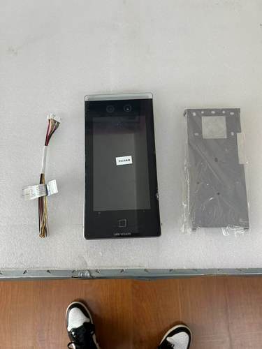 海康威视DS-K1T671M人脸识别门禁一体机排线背板固定支架