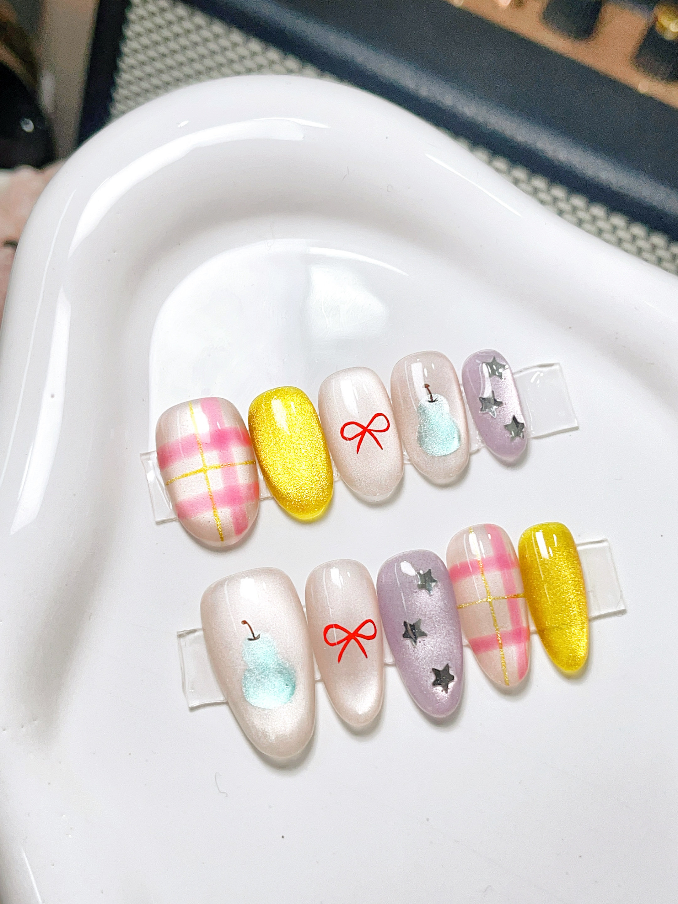 【小鸭梨】爆闪猫眼精致可爱多巴胺纯手工穿戴甲,彩妆/香水/美妆工具,穿戴甲/甲片,淘宝优惠券,粉丝福利购,淘宝优惠卷