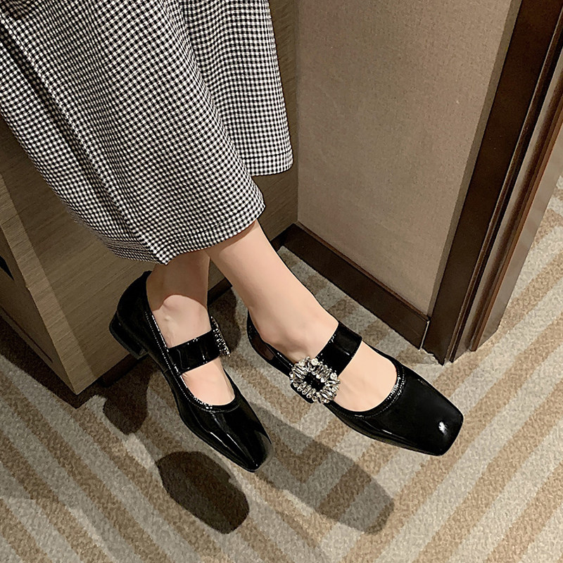 2.3cm法式百搭水钻方头玛丽珍鞋女黑色漆皮一字带低跟一脚蹬单鞋