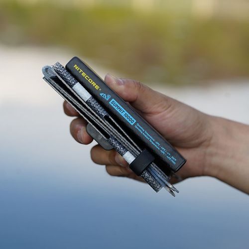 超高效能太阳能轻量化户外登山露营无人区探险徒步发电移动电源