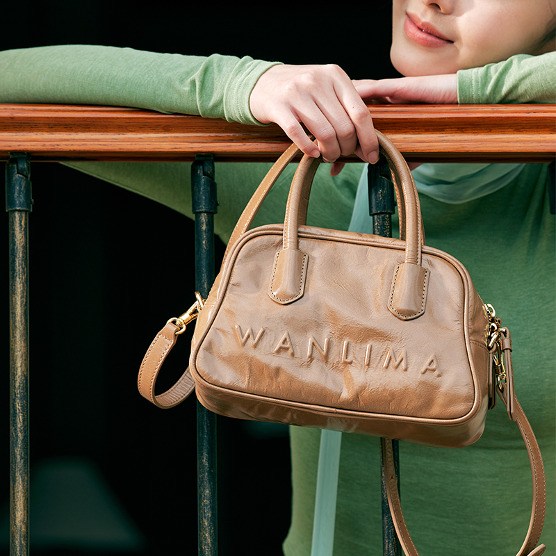 万里马魔女保龄球包油蜡牛皮单肩女手提棒球包斜挎波士顿包枕头包