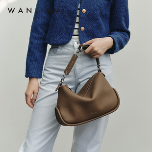 Wanlima/万里马新中式枕头包女包腋下包软牛皮头层牛皮通勤包小包
