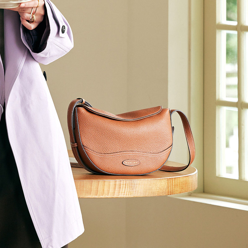 万里马栖途系列马鞍包极简风腋下包女简约百搭单肩包真皮月牙包