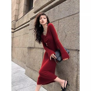 圣诞过年战袍高级感裙子女冬轻奢高端巨好看新中式红色毛衣连衣裙