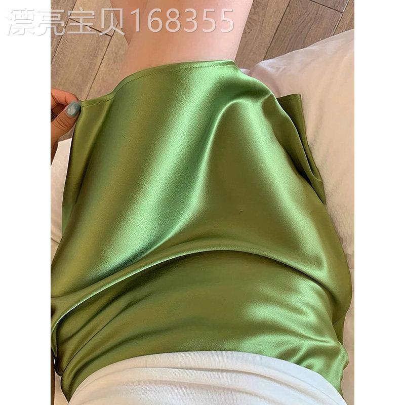 高级感绿色醋酸缎面半身裙女2026夏新款高腰显瘦垂感a字包臀短裙
