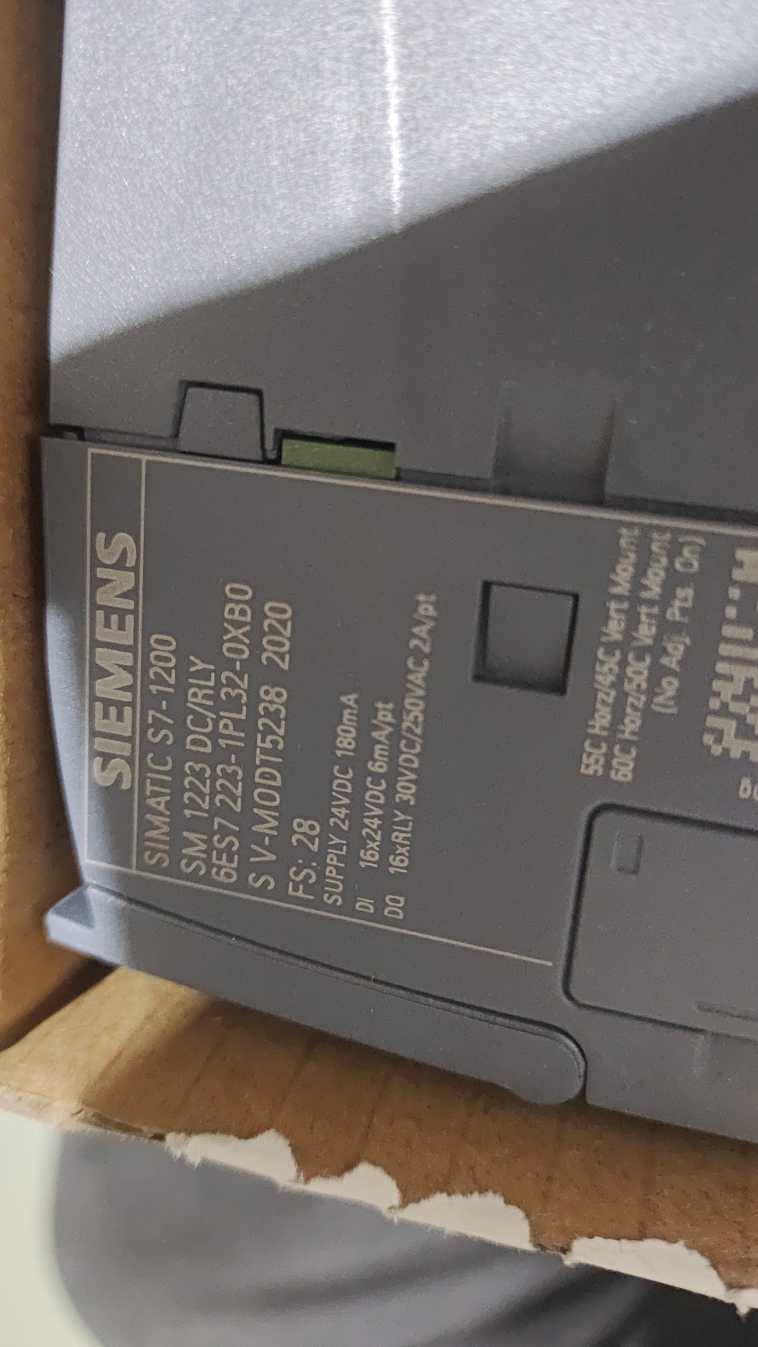 西门子6ES7223-1PL32-0XB0数字输入输出模块 SM1223全新原装开封