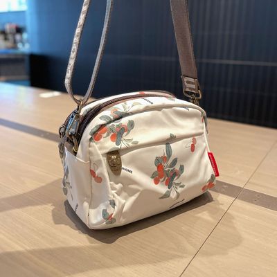 时尚包包女2025新款超火轻便休闲女士斜挎包高级牛津布旅游百搭小