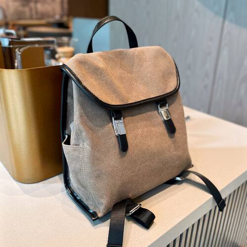 高级小众通勤双肩包女2026新款时尚轻便旅游女士背包高颜值帆布大