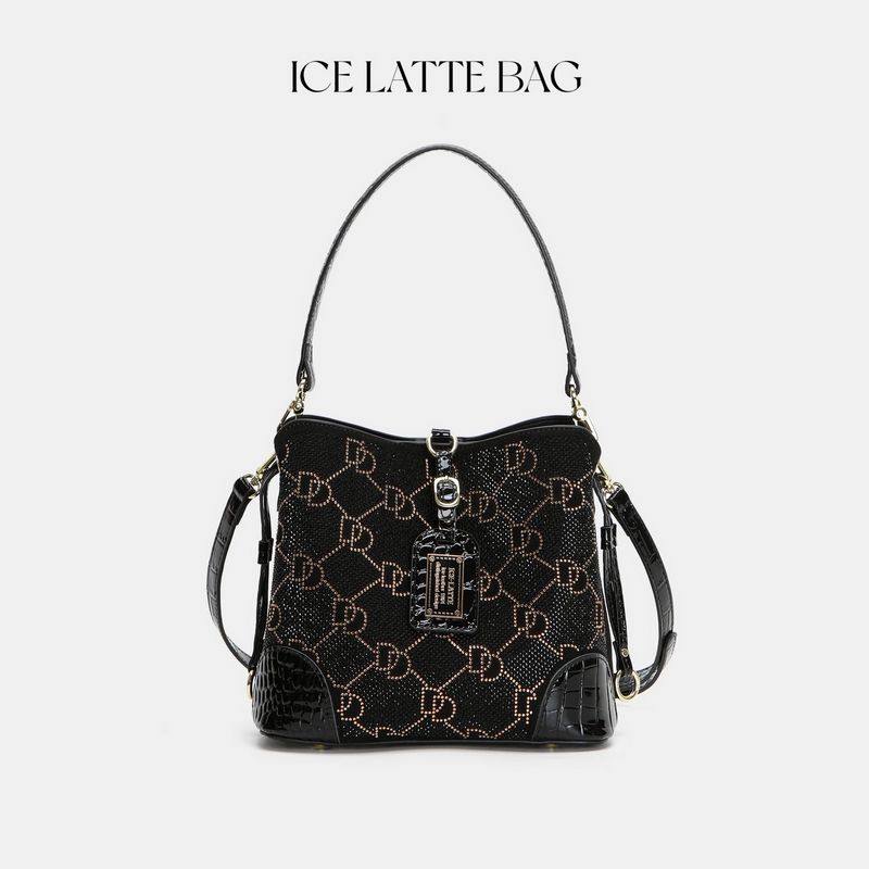 轻奢真皮包包2026新款高级感时尚水桶包洋气小包女士斜挎包腋下包,箱包皮具/热销女包/男包,水桶包,淘宝优惠券,粉丝福利购,淘宝优惠卷