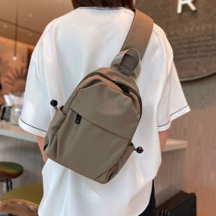 高级感轻便运动包包2025新款时尚高级牛津布女士斜挎包旅游胸包小